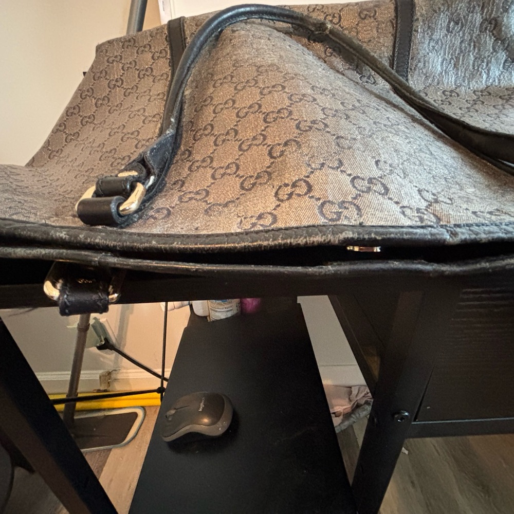 Authentic Gucci Joy Tote - GG Crystal Canvas & Leather - Medium-fair condition - Picture 9 of 11